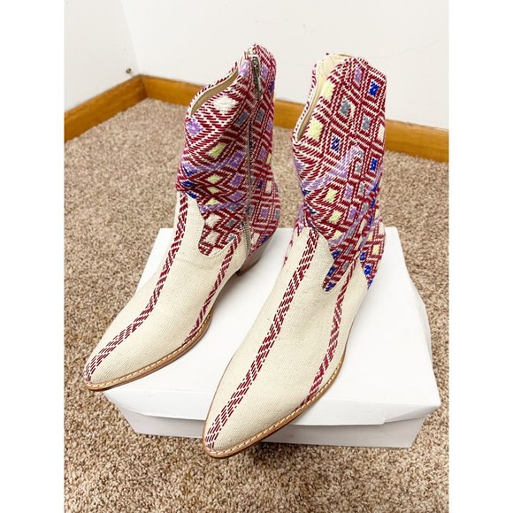 Diamond Embroidered Western Boots - Picture 1 of 6